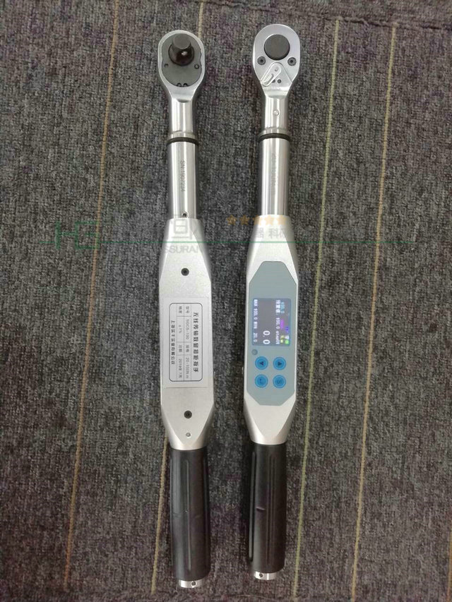 带数显扭矩扳手