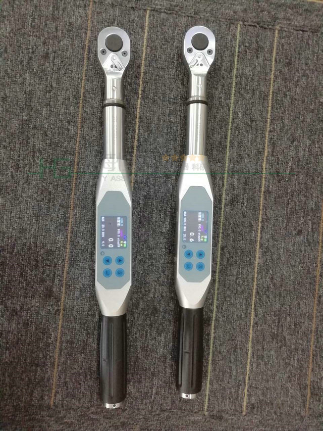带数显扭矩扳手